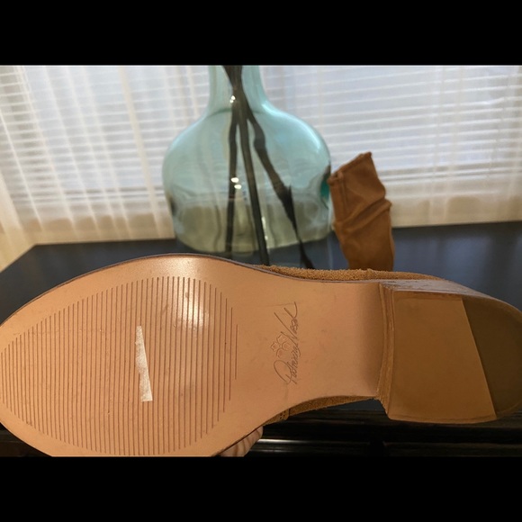 Boots - Picture 3 of 3